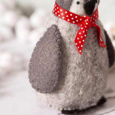 Baby Penguins Felt Craft Kit | Yarn Worx