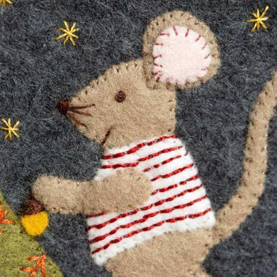 Christmas with the Mouse Family Felt Appliqué Hoop Kit | Yarn Worx