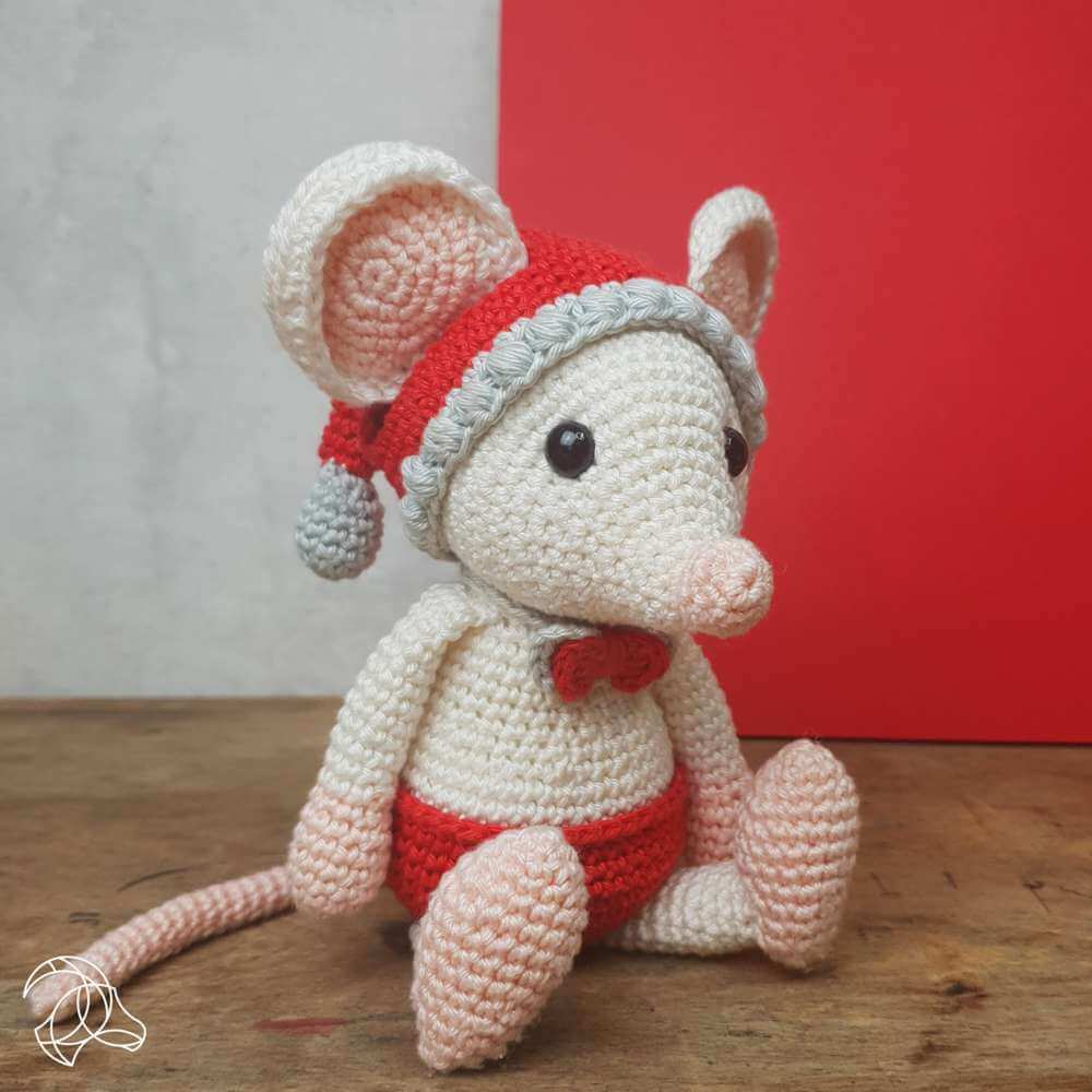 Crochet Kit: Creativa: Amigurumi: Playful Christmas Mice - Anchor