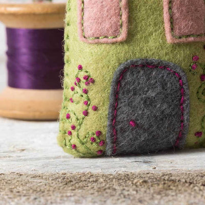 Lavender Houses Felt Craft Kit | Yarn Worx