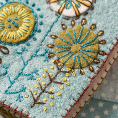 Needle Case  Felt Craft Mini  Kit | Yarn Worx